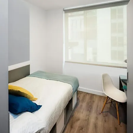 Zeni Apartments, Point Campus, 5 Bed Apartment In The Vibrant Docklands *