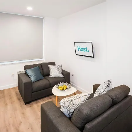Zeni Apartments, Point Campus, 5 Bed Apartment In The Vibrant Docklands Apartament *