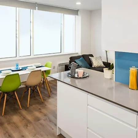 Zeni Apartments, Point Campus, 5 Bed Apartment In The Vibrant Docklands Apartamento Dublin